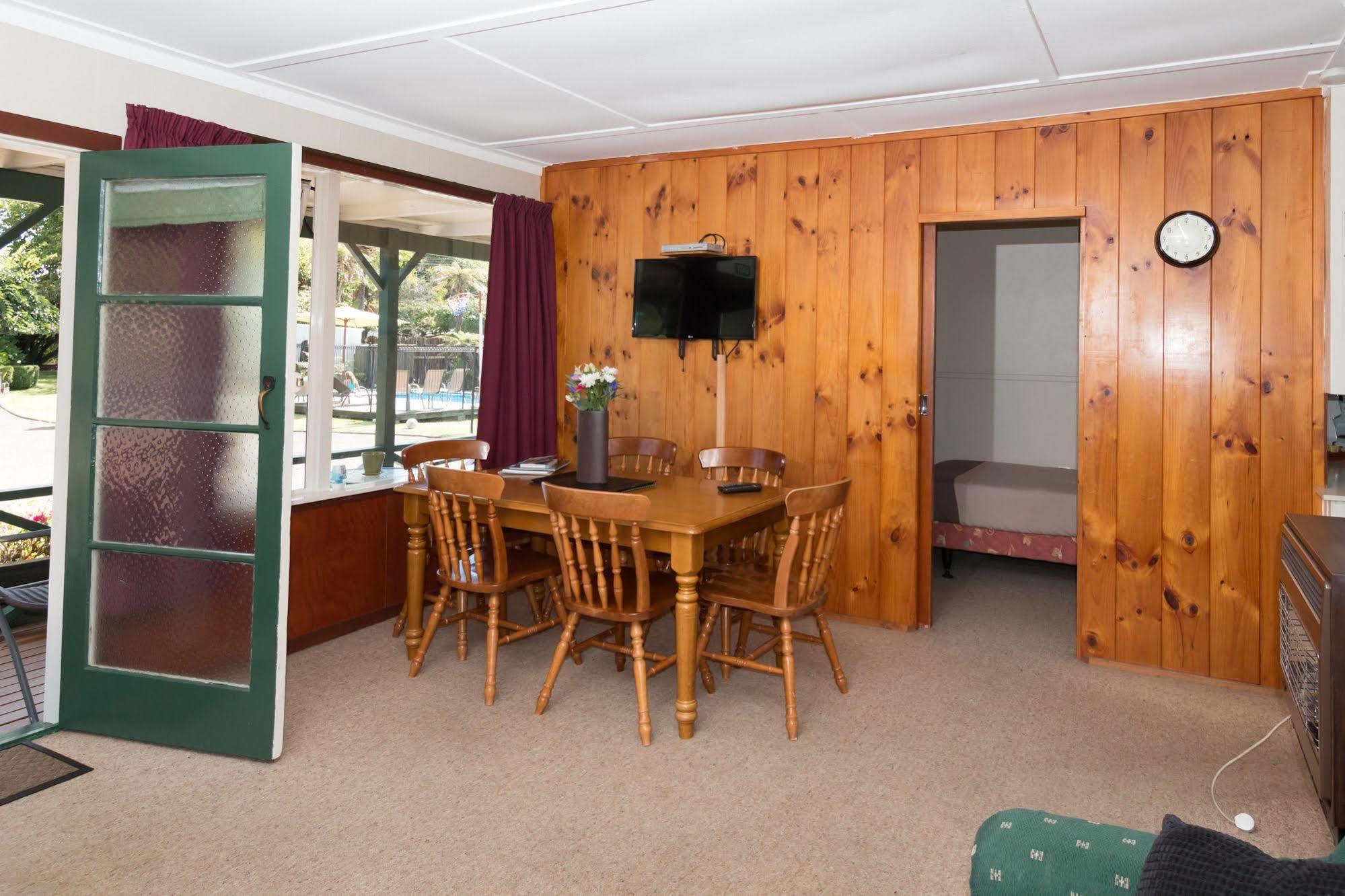 Santa Maria Motel Rotorua Exteriör bild